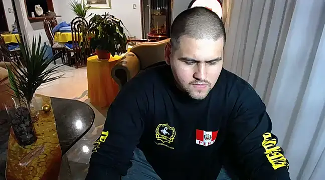 Snapshot of pitbullveryhot chatting on 02.10.25 pitbullveryhot online show from 02.10.25