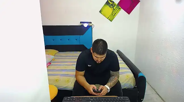 Snapshot of pitbullveryhot chatting on 03.20.25 pitbullveryhot online show from 03.20.25