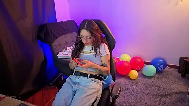 katianzayn online show from 09.18.25