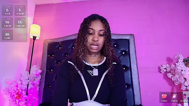 Snapshot of Triipsy chatting on 09.17.25 Triipsy online show from 09.17.25