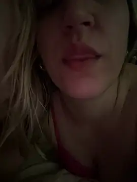 Snapshot of Bia_sexynovaes chatting on 01.28.25 Bia sexynovaes online show from 01.28.25
