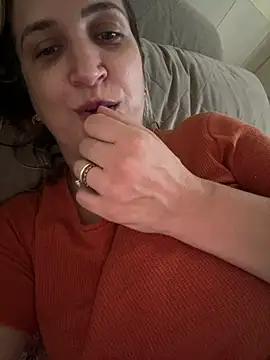 Snapshot of Bia_sexynovaes chatting on 02.22.25 Bia sexynovaes online show from 02.22.25