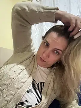 Snapshot of Bia_sexynovaes chatting on 06.05.26 Bia sexynovaes online show from 06.05.26