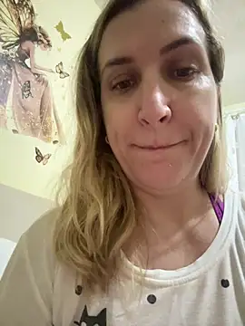Snapshot of Bia_sexynovaes chatting on 06.12.26 Bia sexynovaes online show from 06.12.26