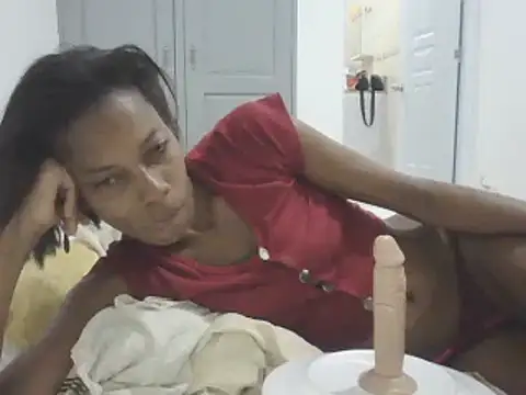 Snapshot of adele-33 chatting on 02.11.25 adele-33 online show from 02.11.25