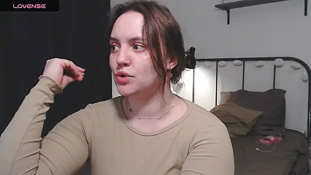 Snapshot of Lella_Ryann_ chatting on 06.07.26 Lella Ryann online show from 06.07.26