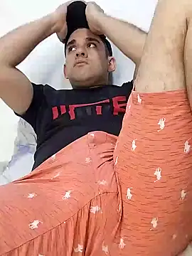 Snapshot of CRISTHIAN_GREY01 chatting on 01.15.25 CRISTHIAN GREY01 online show from 01.15.25