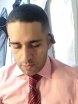 Snapshot of CRISTHIAN_GREY01 chatting on 01.24.25 CRISTHIAN GREY01 online show from 01.24.25