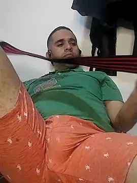 Snapshot of CRISTHIAN_GREY01 chatting on 02.14.25 CRISTHIAN GREY01 online show from 02.14.25