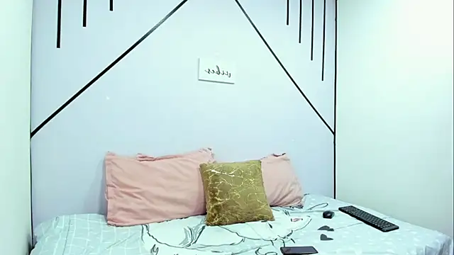 Snapshot of LisaWhite_ chatting on 11.07.25 LisaWhite online show from 11.07.25