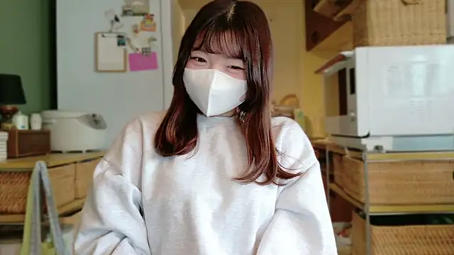 Snapshot of _Yui_ chatting on 11.06.25 Yui online show from 11.06.25