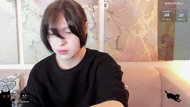 Snapshot of fiamoory chatting on 05.19.26 fiamoory online show from 05.19.26