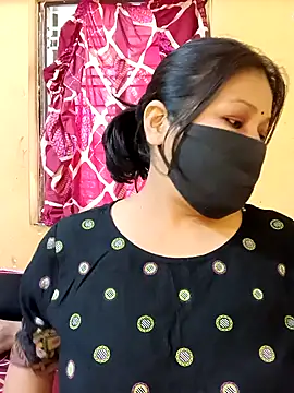 Snapshot of Radhikadavi879 chatting on 02.27.25 Radhikadavi879 online show from 02.27.25