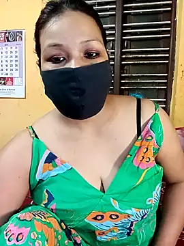 Snapshot of Radhikadavi879 chatting on 02.28.25 Radhikadavi879 online show from 02.28.25