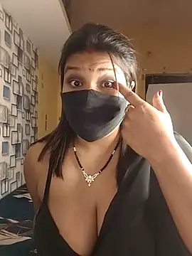 Snapshot of Radhikadavi879 chatting on 09.22.25 Radhikadavi879 online show from 09.22.25