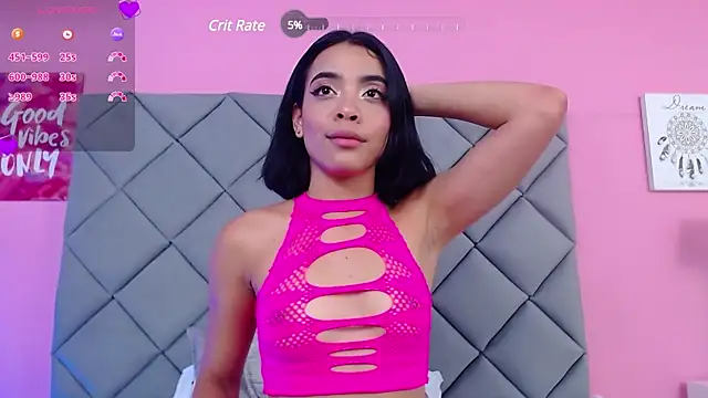 Snapshot of SaraSchmitt chatting on 02.07.25 SaraSchmitt online show from 02.07.25