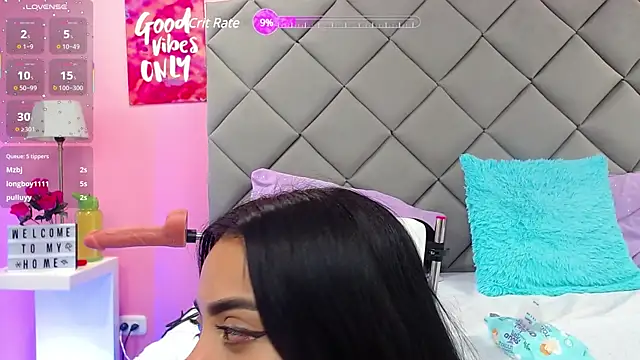 Snapshot of SaraSchmitt chatting on 02.22.25 SaraSchmitt online show from 02.22.25