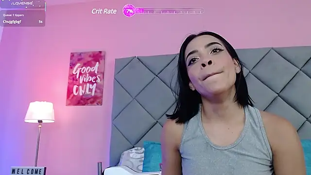 Snapshot of SaraSchmitt chatting on 03.05.25 SaraSchmitt online show from 03.05.25