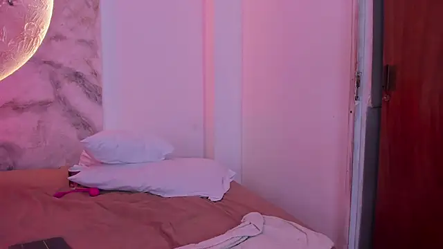 JulietaKane online show from 02.15.26