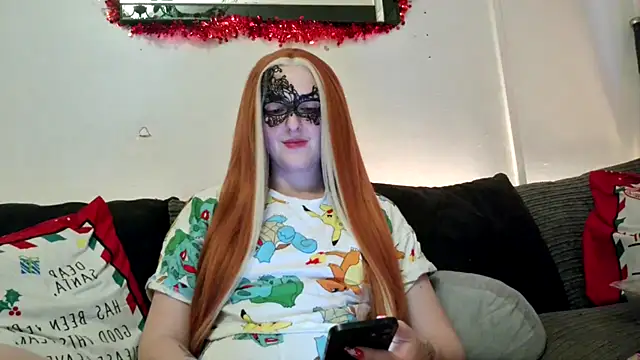 Snapshot of LexiSnowUK chatting on 12.04.24 LexiSnowUK online show from 12.04.24