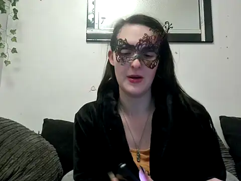 Snapshot of LexiSnowUK chatting on 01.07.25 LexiSnowUK online show from 01.07.25