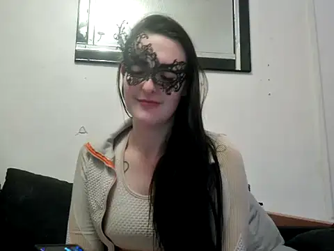 Snapshot of LexiSnowUK chatting on 01.13.25 LexiSnowUK online show from 01.13.25