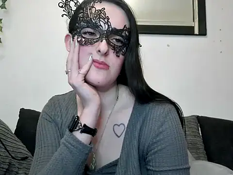 Snapshot of LexiSnowUK chatting on 01.22.25 LexiSnowUK online show from 01.22.25