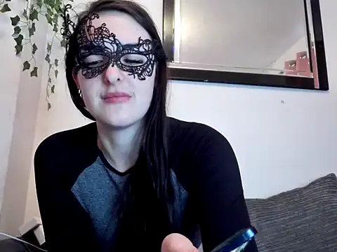 Snapshot of LexiSnowUK chatting on 02.13.25 LexiSnowUK online show from 02.13.25