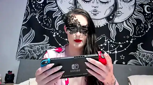 Snapshot of LexiSnowUK chatting on 02.21.25 LexiSnowUK online show from 02.21.25