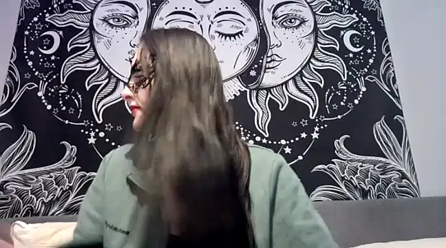 Snapshot of LexiSnowUK chatting on 02.26.25 LexiSnowUK online show from 02.26.25