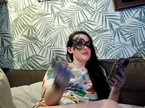 Snapshot of LexiSnowUK chatting on 03.06.25 LexiSnowUK online show from 03.06.25