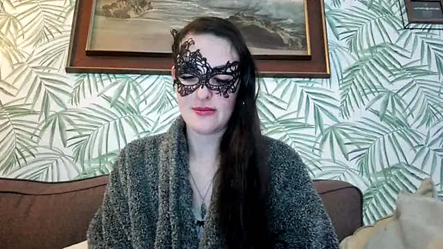 Snapshot of LexiSnowUK chatting on 03.11.25 LexiSnowUK online show from 03.11.25