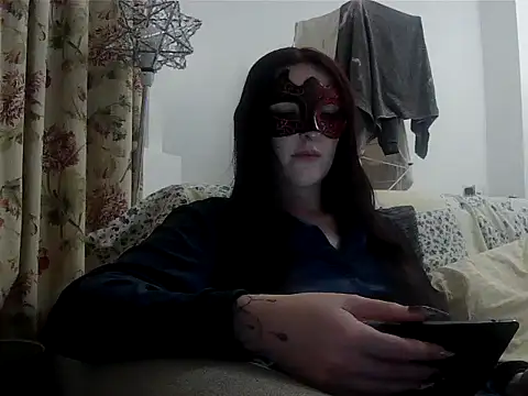 LexiSnowUK online show from 02.05.26