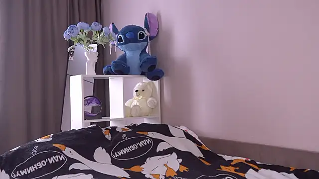 norakisses online show from 02.26.26