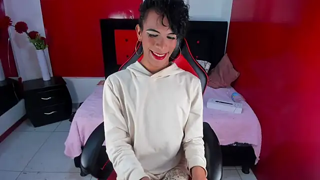 Snapshot of Strella_ferrera chatting on 03.04.25 Strella ferrera online show from 03.04.25