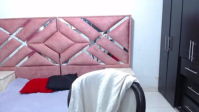 Snapshot of moan_sex2 chatting on 05.11.26 moan sex2 online show from 05.11.26