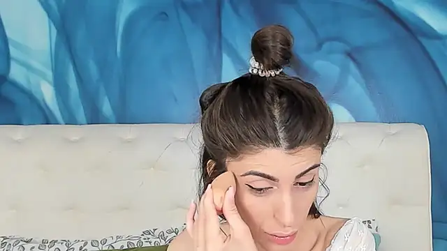 SkinnyDolly online show from 10.31.25