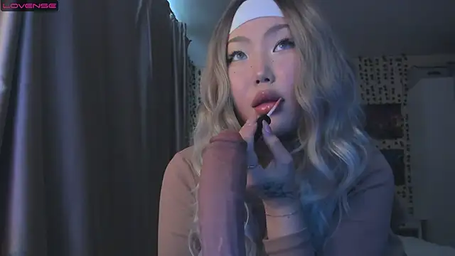 Snapshot of uko_sa chatting on 03.22.25 uko sa online show from 03.22.25