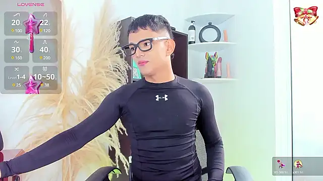 Snapshot of ander_deimond_ chatting on 12.05.24 ander deimond online show from 12.05.24