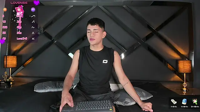 Snapshot of ander_deimond_ chatting on 12.10.24 ander deimond online show from 12.10.24