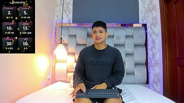 Snapshot of ander_deimond_ chatting on 01.07.25 ander deimond online show from 01.07.25