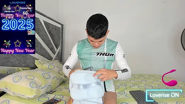 Snapshot of ander_deimond_ chatting on 09.10.25 ander deimond online show from 09.10.25