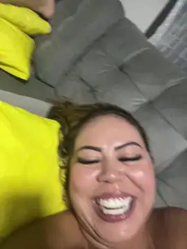 Snapshot of lariic chatting on 01.11.25 lariic online show from 01.11.25