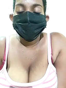 Snapshot of kumaricapalsex2 chatting on 02.15.25 kumaricapalsex2 online show from 02.15.25