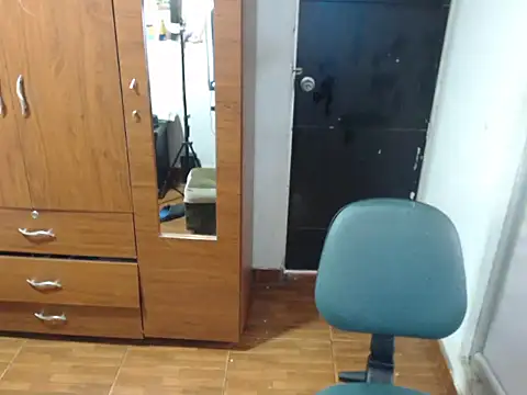 Snapshot of carolina_linarez69 chatting on 09.21.25 carolina linarez69 online show from 09.21.25