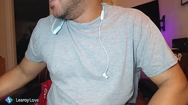 Snapshot of Learoy_Love chatting on 12.05.24 Learoy Love online show from 12.05.24