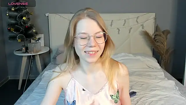 Esme Runn online show from 12.16.24