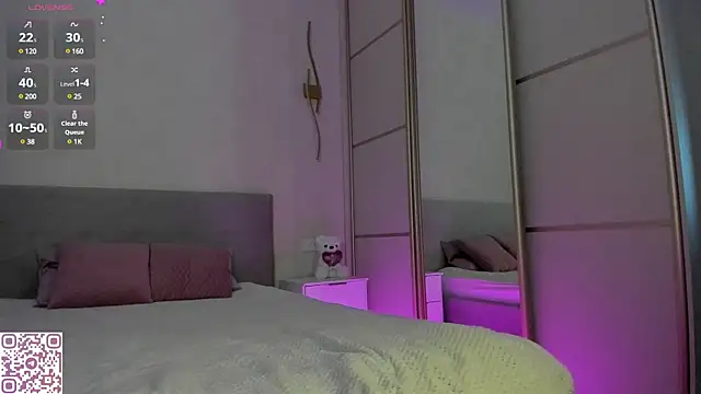 flora off online show from 02.20.25