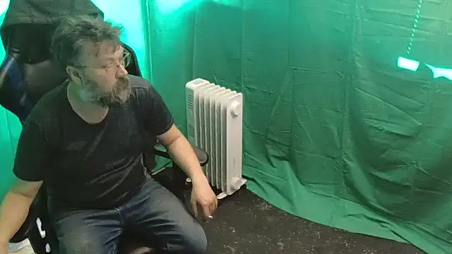 Snapshot of tmosmun1 chatting on 11.02.25 tmosmun1 online show from 11.02.25