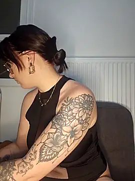 lindsay 33off online show from 03.03.26